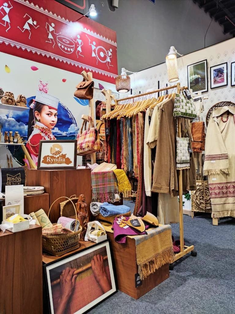 Ai khublei u CM ba wan jngoh u PM ia ka Stall Ryndia ka Meghalaya ha ka G20 Craft Bazar