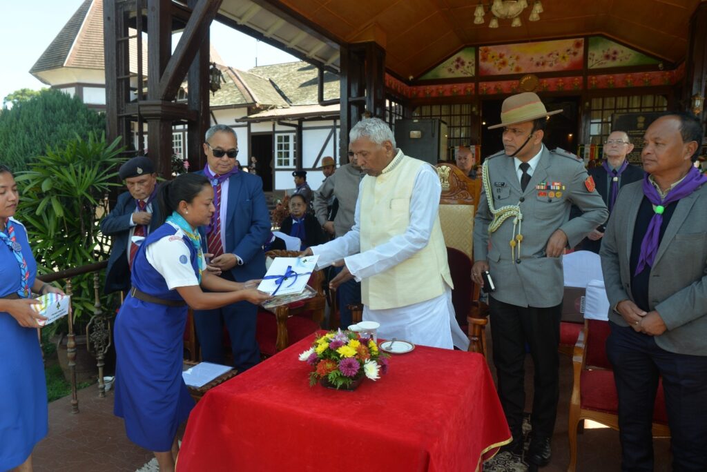 Sam u Lat ia ka Rajya Puraskar Award sha ki palat spah ngut ki Scouts bad Guides