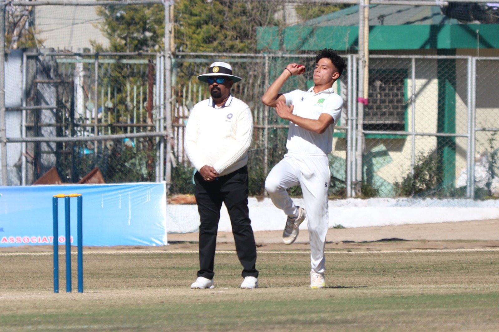 Cooch Behar Trophy : Behthong ka Manipur sa 61 run ia ka Meghalaya hadien ka sngi ba-ar