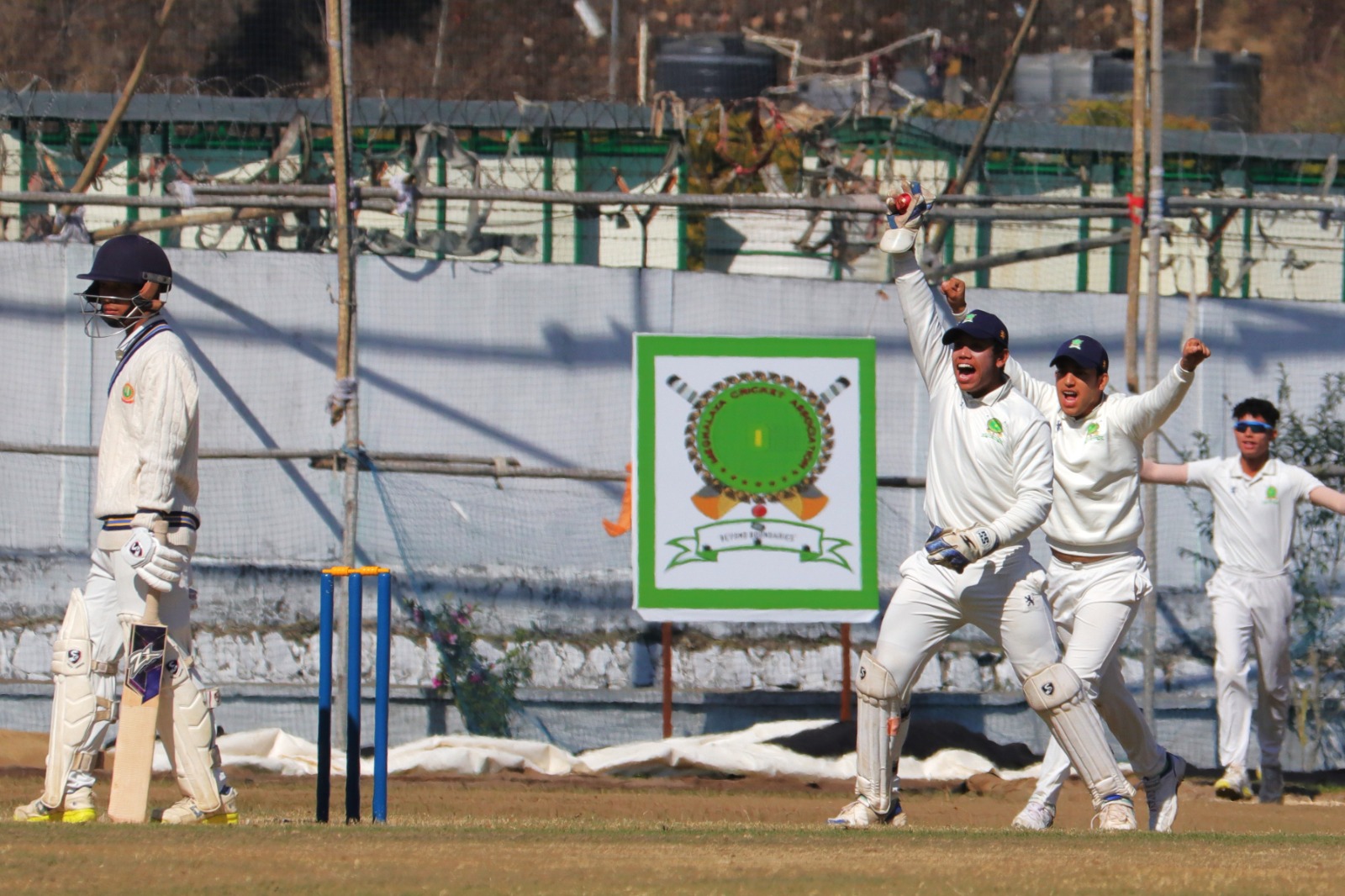 Cooch Behar Trophy : Behthong ka Manipur sa 61 run ia ka Meghalaya hadien ka sngi ba-ar