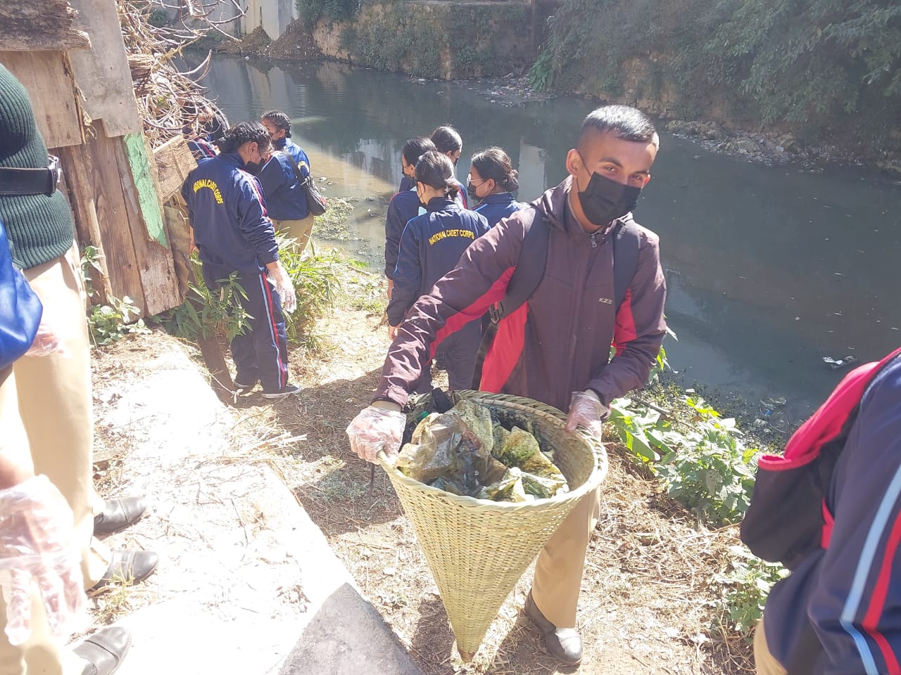 Mih ki bor District ka EKH ban pynkhuid ba pynkhie im ia ka Wahumkhrah bad Umshyrpi