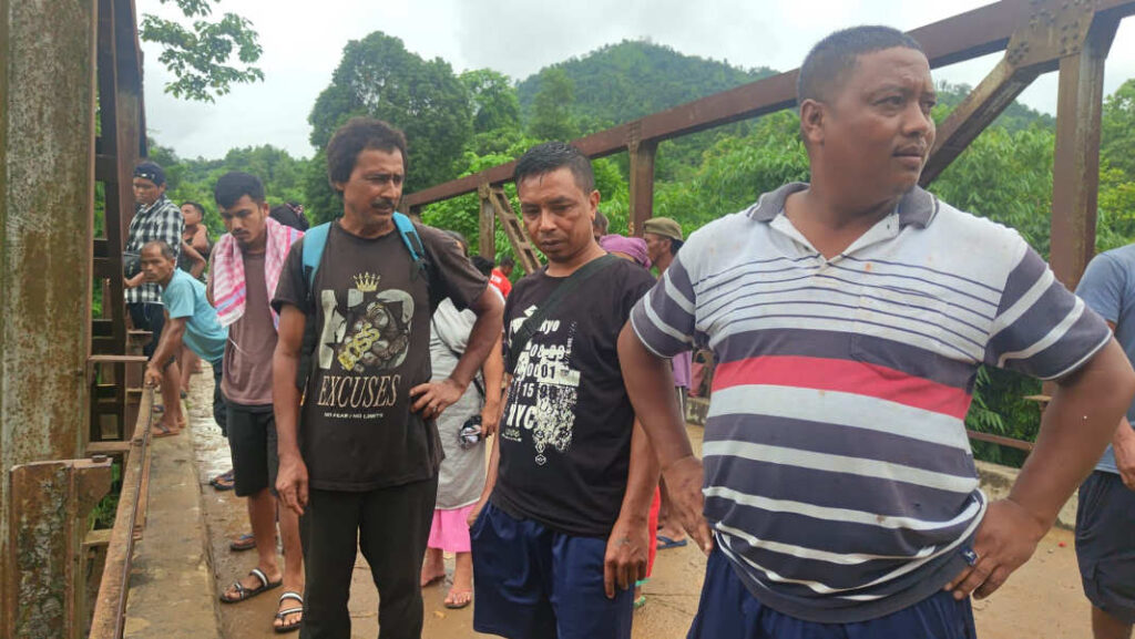 Ngam jyllop u rangbah ha wah Iewsier
