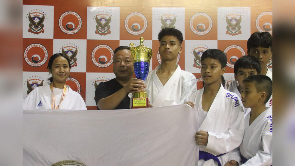 Inter School Karate | Rah ka St.Anthonys HSS ia ka team Champion ki shynrang, ka Auxilium HSS ha ki Kynthei