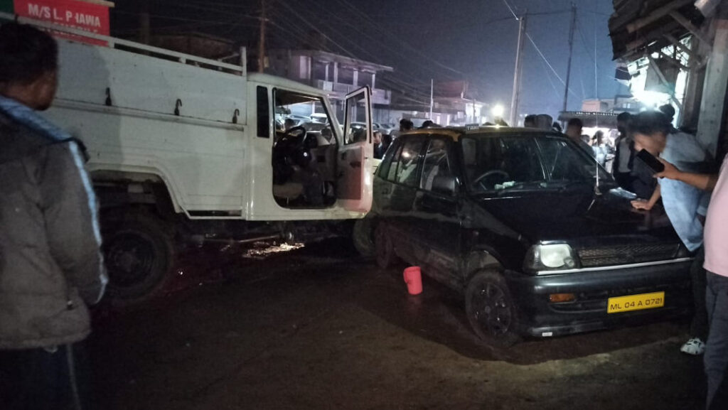 Multi-vehicle crash in West Jaiñtia Hills