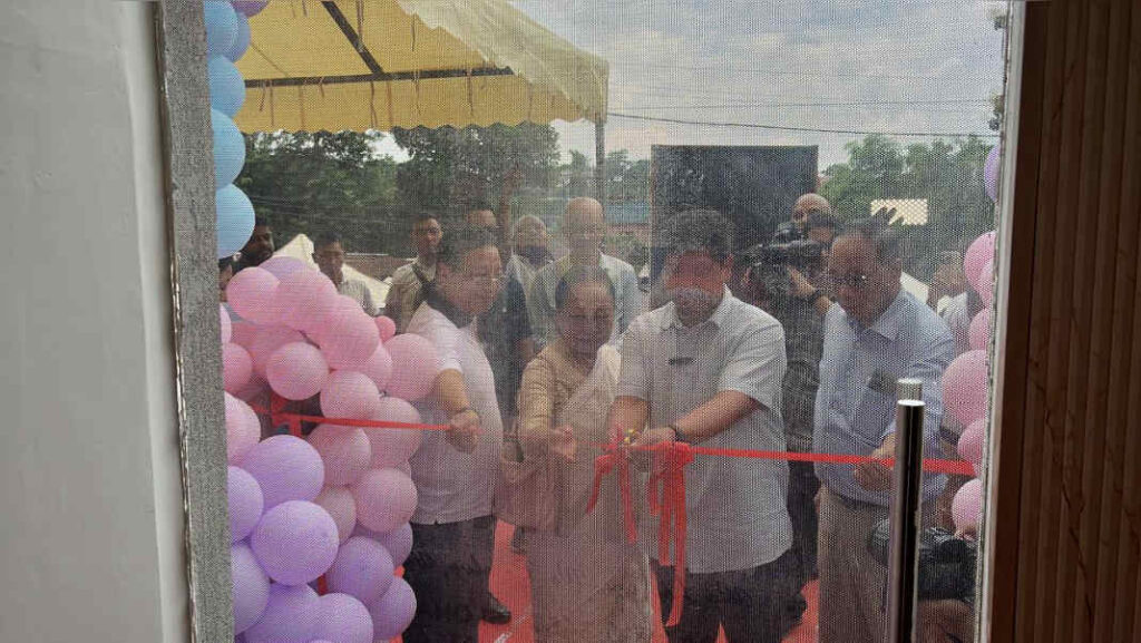 Plie u CM ia ka CM Connect centre ha WGH bad pyllait ia ka Helpline 1971