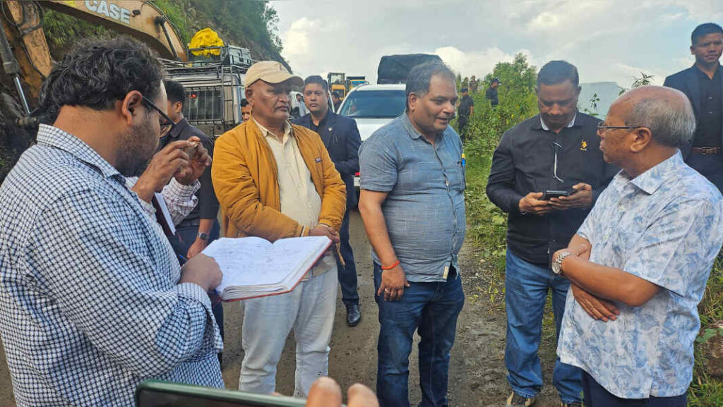 Kwah ka Sorkar ban pyndep kloi noh ia ka surok Shillong-Dawki | Yn phah trei noh 2-13 kynta shisngi ia ka Kompani 