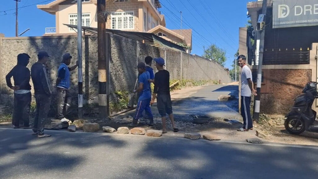 
Jah lynti ki kular u MLA bad MDC | Hap shna hi ki paidbah ia ka surok ha Mawlai Mawroh 
