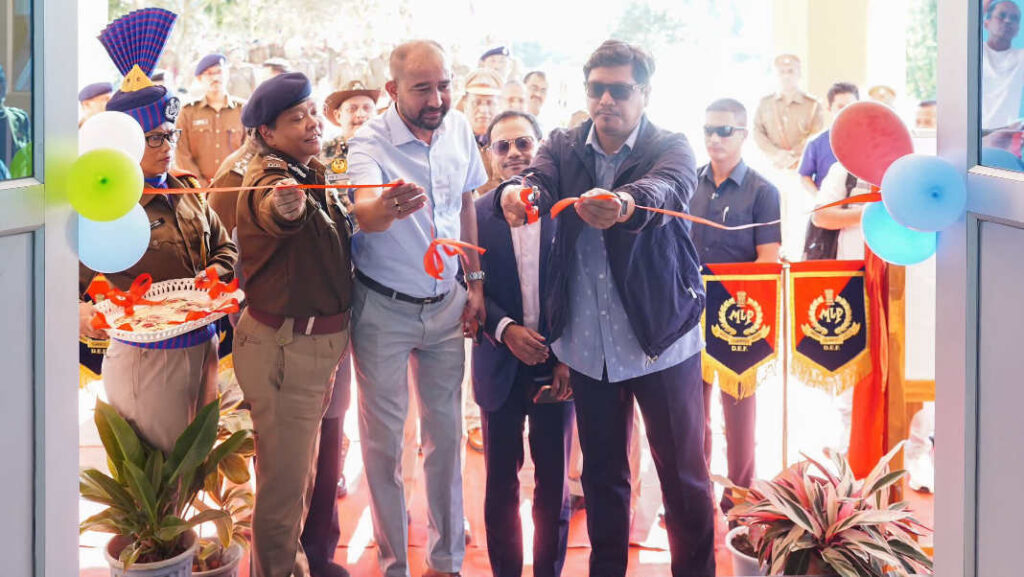 Pynbna u CM ban tei noh shen ia ka Jengjal Airport | Mynta u bnai yn aiti noh T. 50 klur sha ka AAI