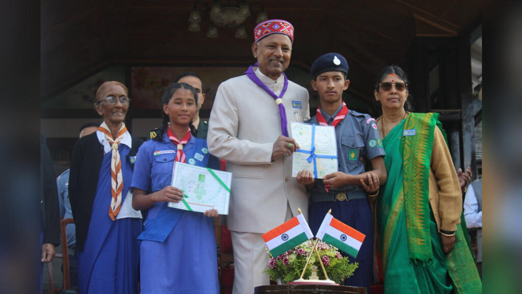 Pynkup burom u Lat ia palat 350 ngut ki Scout & Guides da ka khusnam