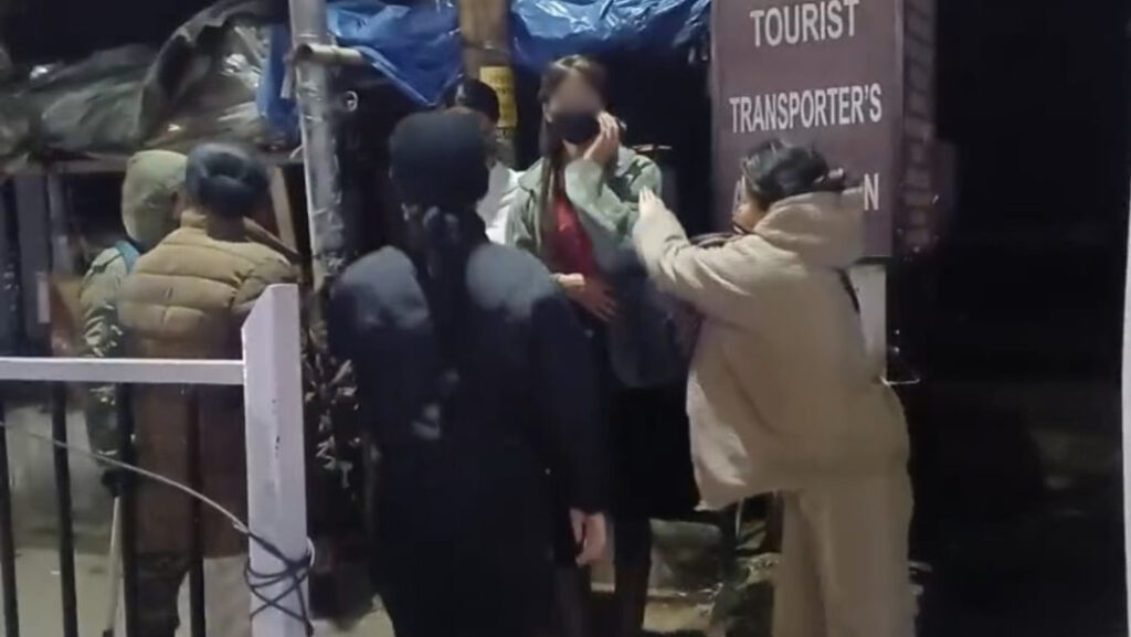 Khynra ki Pulit ia ki kam awria ha Shillong |Kem 16 ngut ki thei awria kynthup 4 ki Pimp