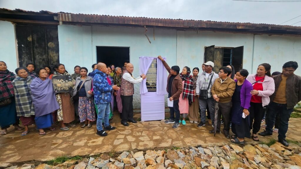Buh mawnongrim u Bah Sanbor ban tei Cultural Centre ha Kynjat Phutbol bad ha Madan Laban-Riat Laban