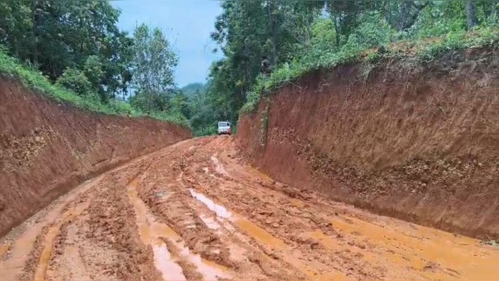 Synniang ki paidbah mar T.100 ban shna ia ka surok ba 6 Km ka Langdongdai-Mawkyllon