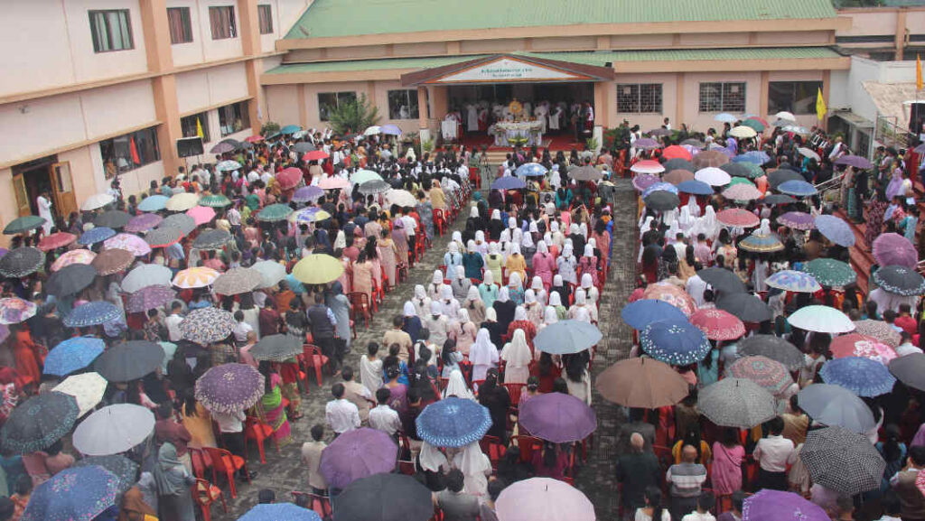 Iaid pilkrim ki riew ngei Katholik sha Theological College ha Mawlai